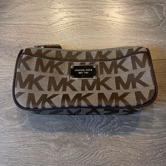 Michael Kors Cosmetic Bag - Picture 1 of 16